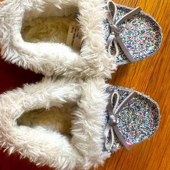 Glitter moccasins! - Picture 4 of 7